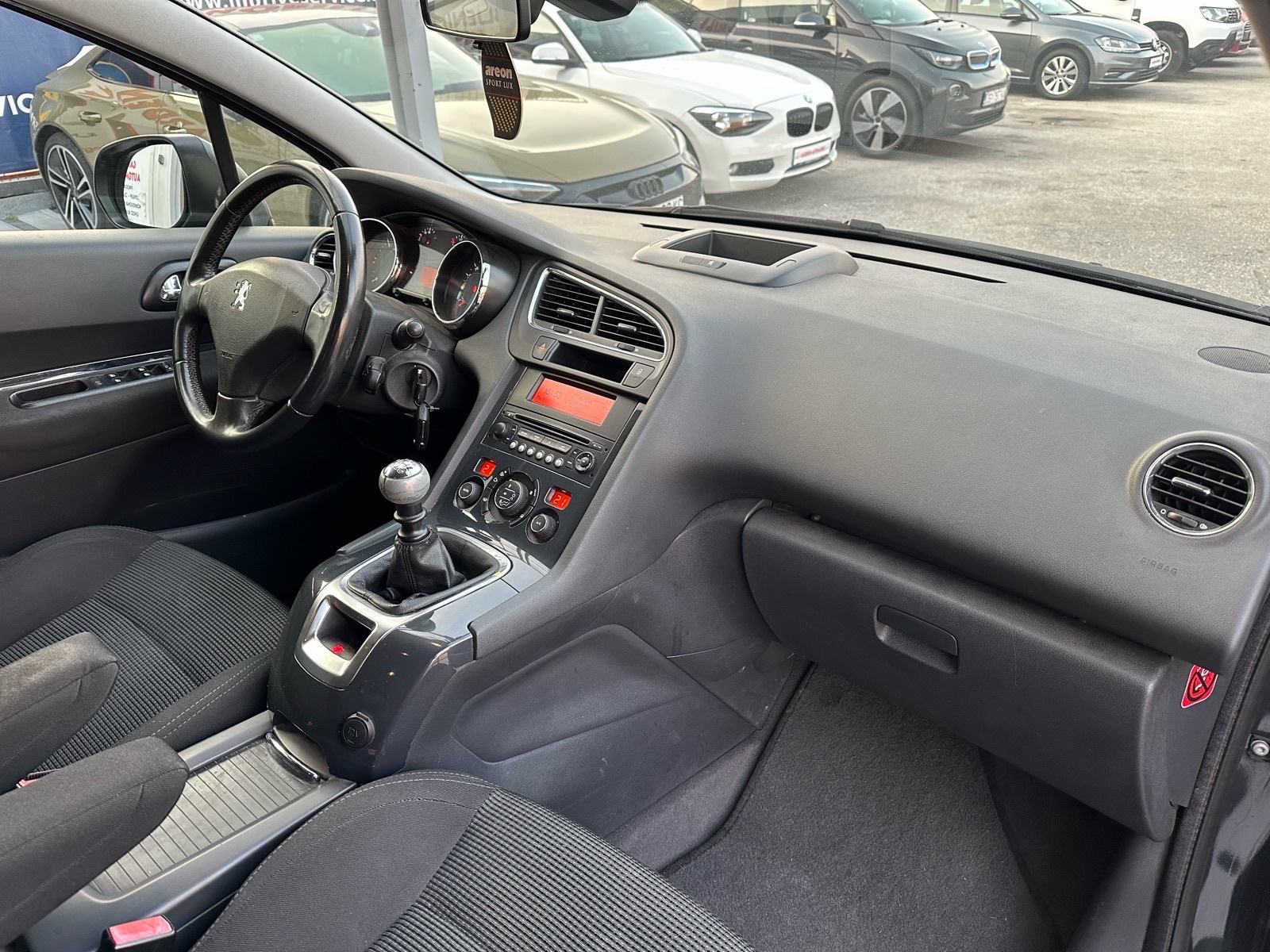 Peugeot 5008 1,6 e-HDi, fotografija 11