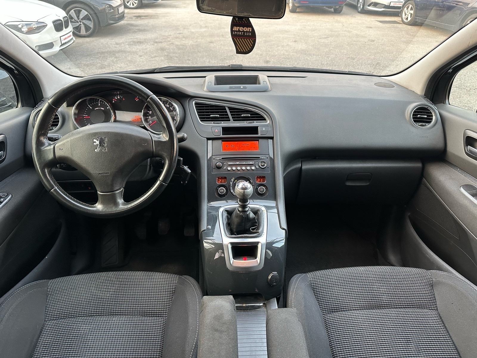 Peugeot 5008 1,6 e-HDi, fotografija 12