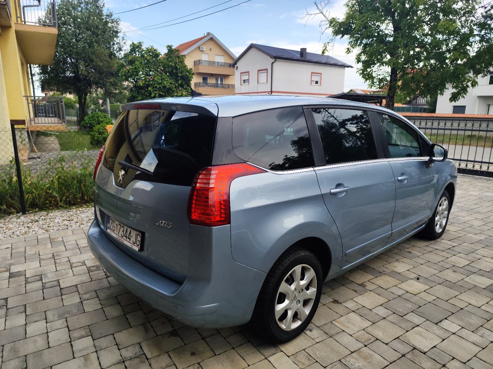 Peugeot 5008 1,6 HDi 2010g × Reg 6/27 × NAVI × KLIMA × PARK SENZORI, fotografija 4