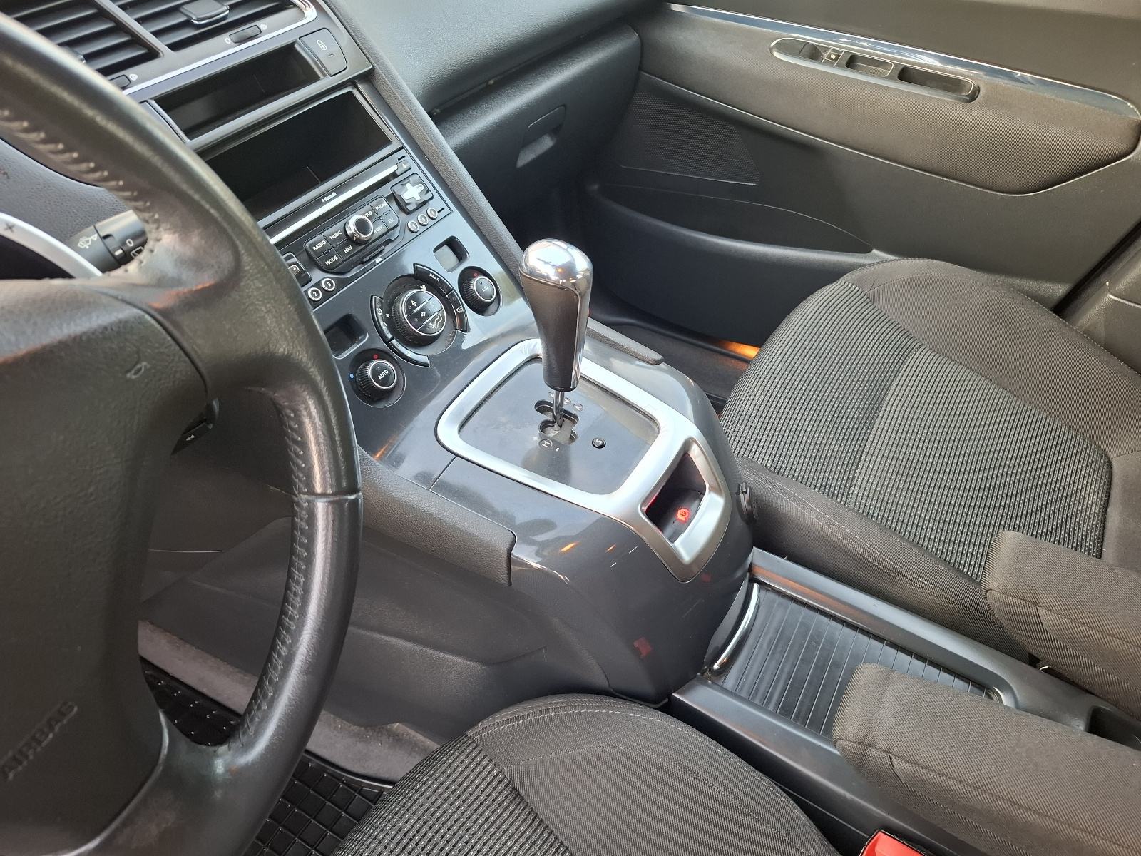 Peugeot 5008 1,6 HDi *AUTOMATIC* 7 Sjedala, fotografija 13