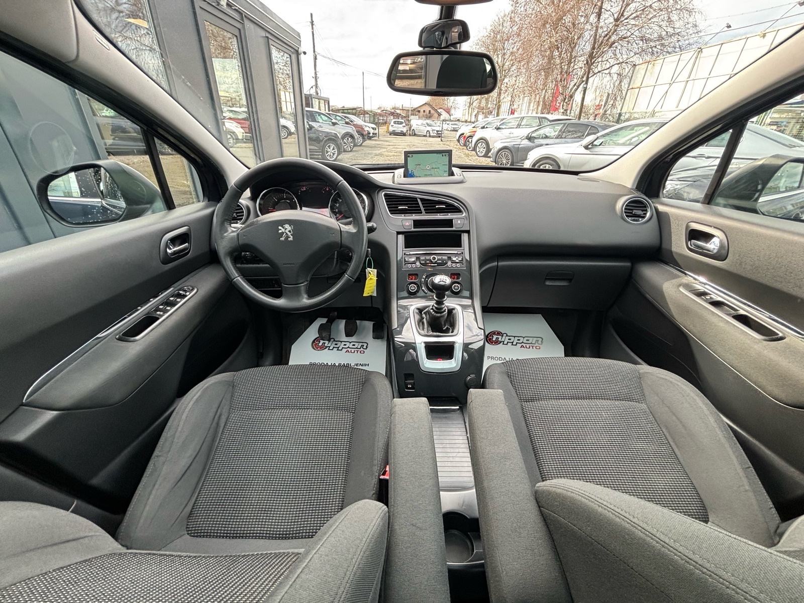 Peugeot 5008 1,6 HDi PANORAMA - NAVI - AUT.DVOZ.KLIMA - ALU, fotografija 12