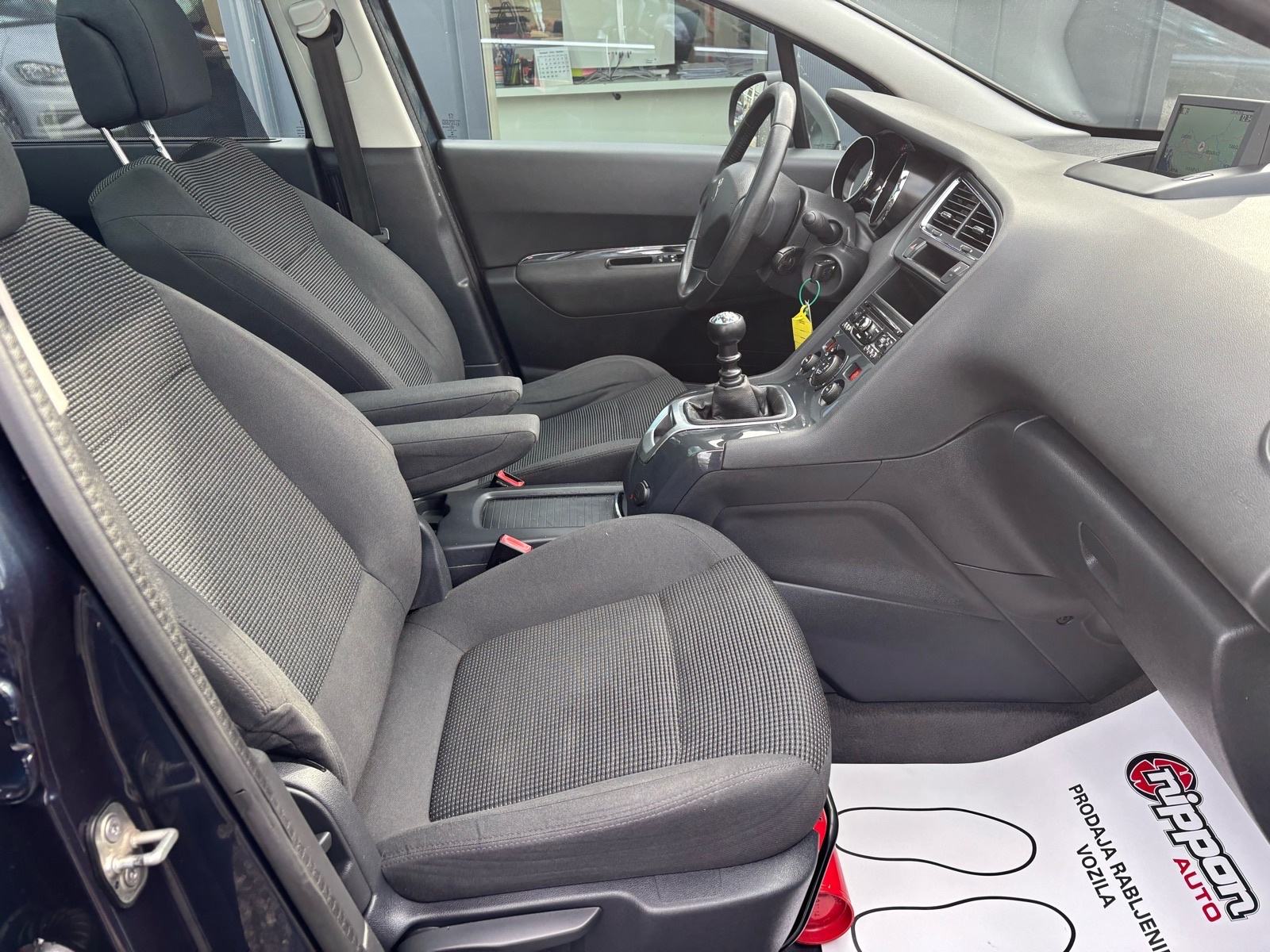 Peugeot 5008 1,6 HDi PANORAMA - NAVI - AUT.DVOZ.KLIMA - ALU, fotografija 18