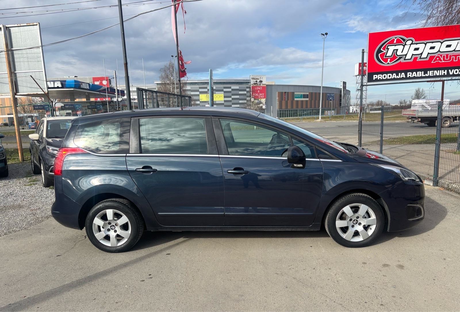 Peugeot 5008 1,6 HDi PANORAMA - NAVI - AUT.DVOZ.KLIMA - ALU, fotografija 7