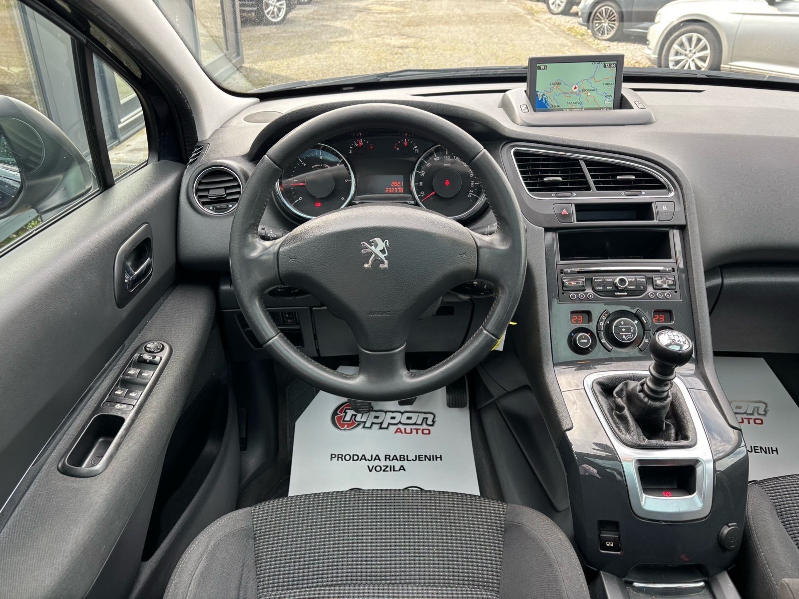 Peugeot 5008 1,6 HDi PANORAMA - NAVI - AUT.DVOZ.KLIMA - ALU, fotografija 13