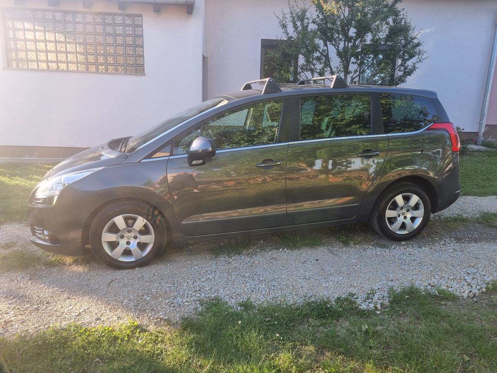 Peugeot 5008 1,6 HDi, 7 sjedala, reg. 06.2027., fotografija 4