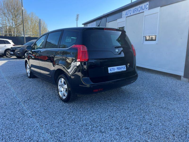 Peugeot 5008 1,6 HDi *S & Style* Reg do 01/2027* Servisna + računi*, fotografija 4