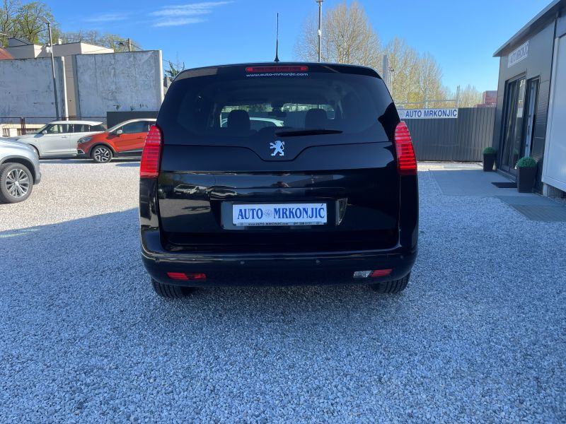 Peugeot 5008 1,6 HDi *S & Style* Reg do 01/2027* Servisna + računi*, fotografija 5