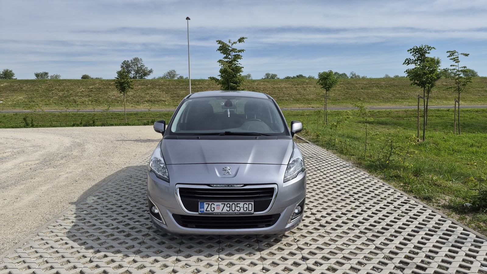 Peugeot 5008 1,6 7 sjedala, 2016 godište, prvi vlasnik, fotografija 8