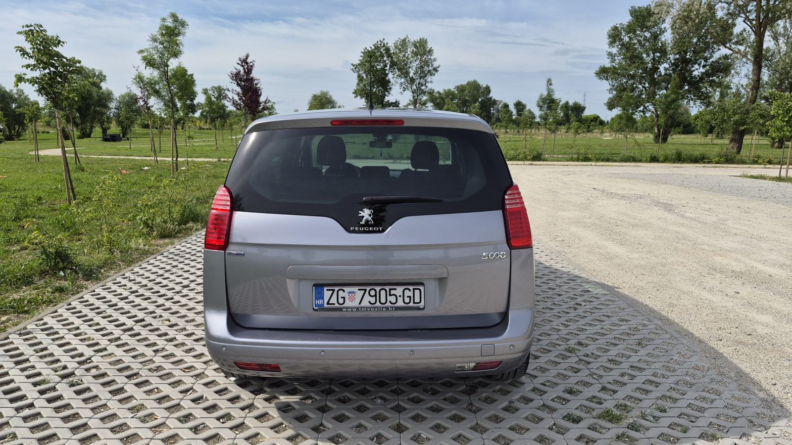 Peugeot 5008 1,6 7 sjedala, 2016 godište, prvi vlasnik, fotografija 7