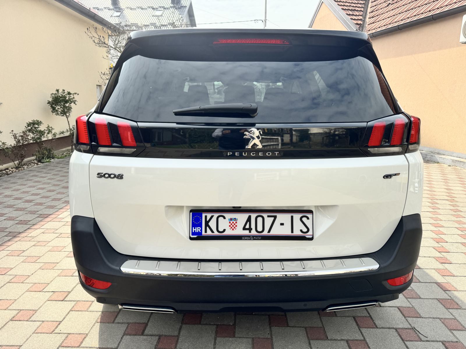 Peugeot 5008 2,0 BlueHDI, 180 KS, ETA 8, 7 Sjedalo, Panorama, 360 Cam, fotografija 6