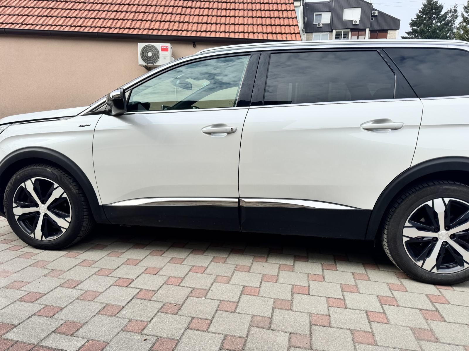 Peugeot 5008 2,0 BlueHDI, 180 KS, ETA 8, 7 Sjedalo, Panorama, 360 Cam, fotografija 7