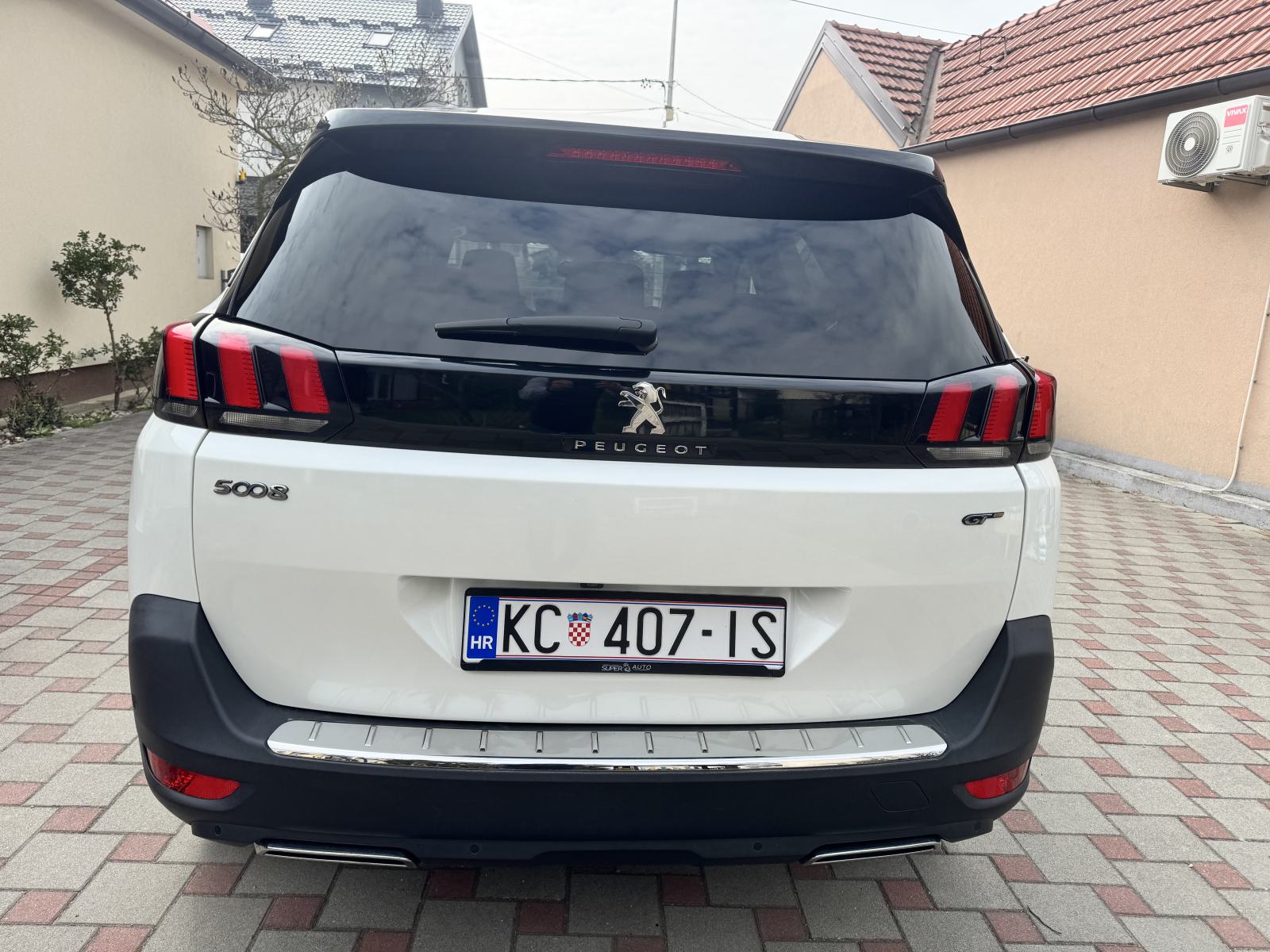 Peugeot 5008 2,0 BlueHDI, 180 KS, ETA 8, 7 Sjedalo, Panorama, 360 Cam, fotografija 10