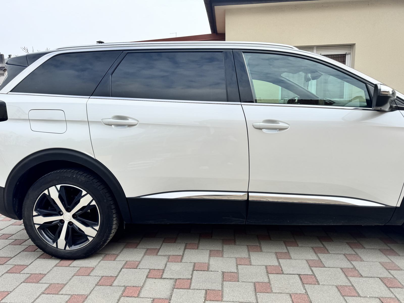 Peugeot 5008 2,0 BlueHDI, 180 KS, ETA 8, 7 Sjedalo, Panorama, 360 Cam, fotografija 12