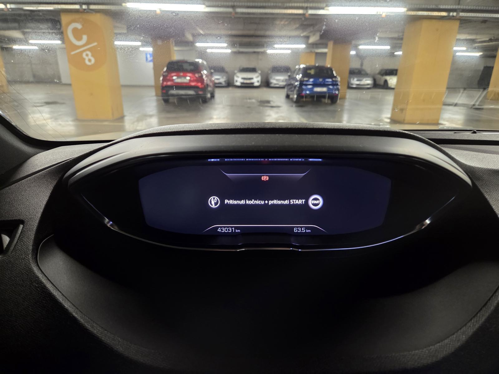 Peugeot 5008 2,0 BlueHDI, fotografija 2
