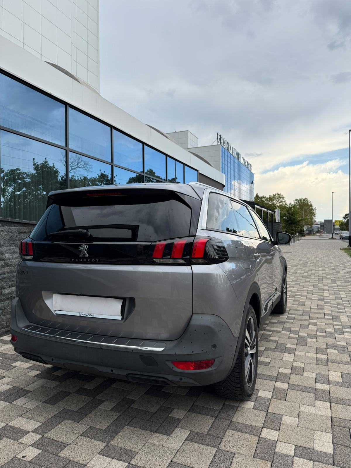 Peugeot 5008 2,0 d - 7 SJEDALA - PANORAMA - FULL OPREMA - PRILIKA !!!!, fotografija 11