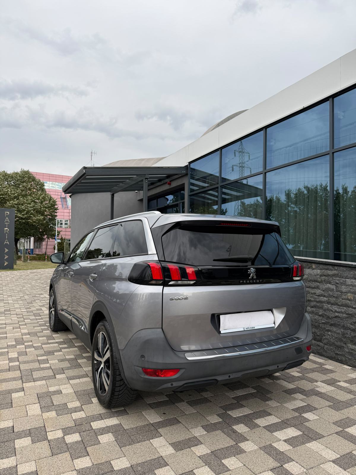 Peugeot 5008 2,0 d - 7 SJEDALA - PANORAMA - FULL OPREMA - PRILIKA !!!!, fotografija 8