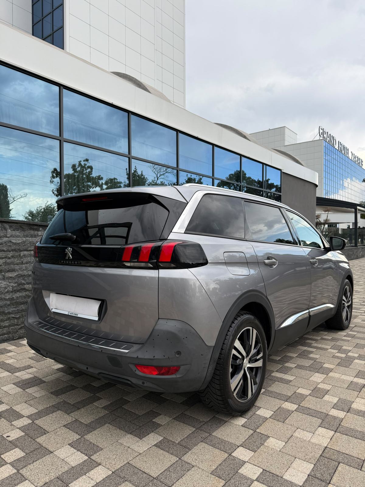 Peugeot 5008 2,0 d - 7 SJEDALA - PANORAMA - FULL OPREMA - PRILIKA !!!!, fotografija 12