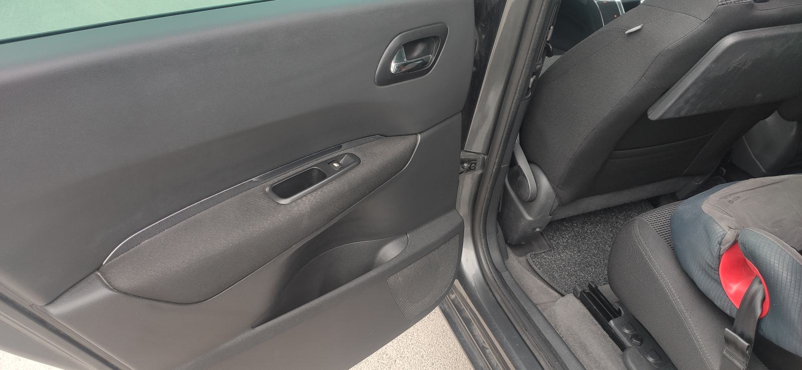 Peugeot 5008 2,0 HDi, HR auto, fotografija 11