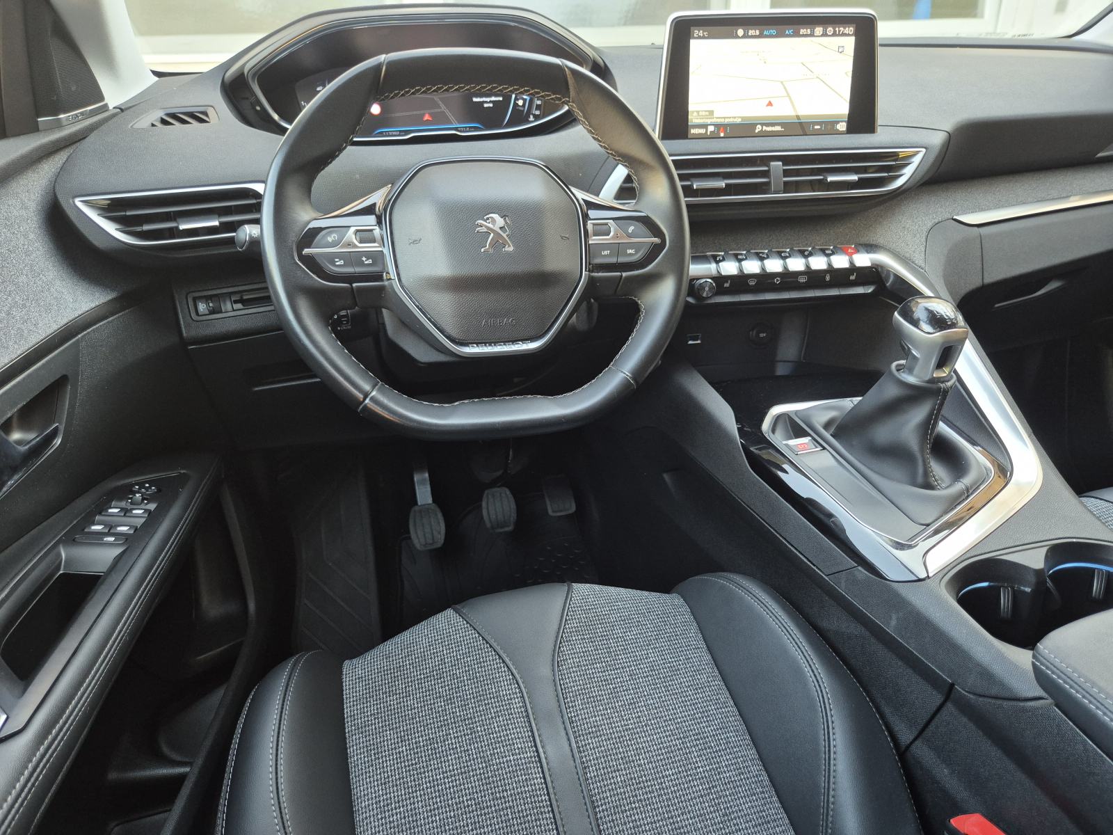 Peugeot 5008 Allure 1,2 PureTech 130, 7 sjedala, FOCAL+DAB, fotografija 19