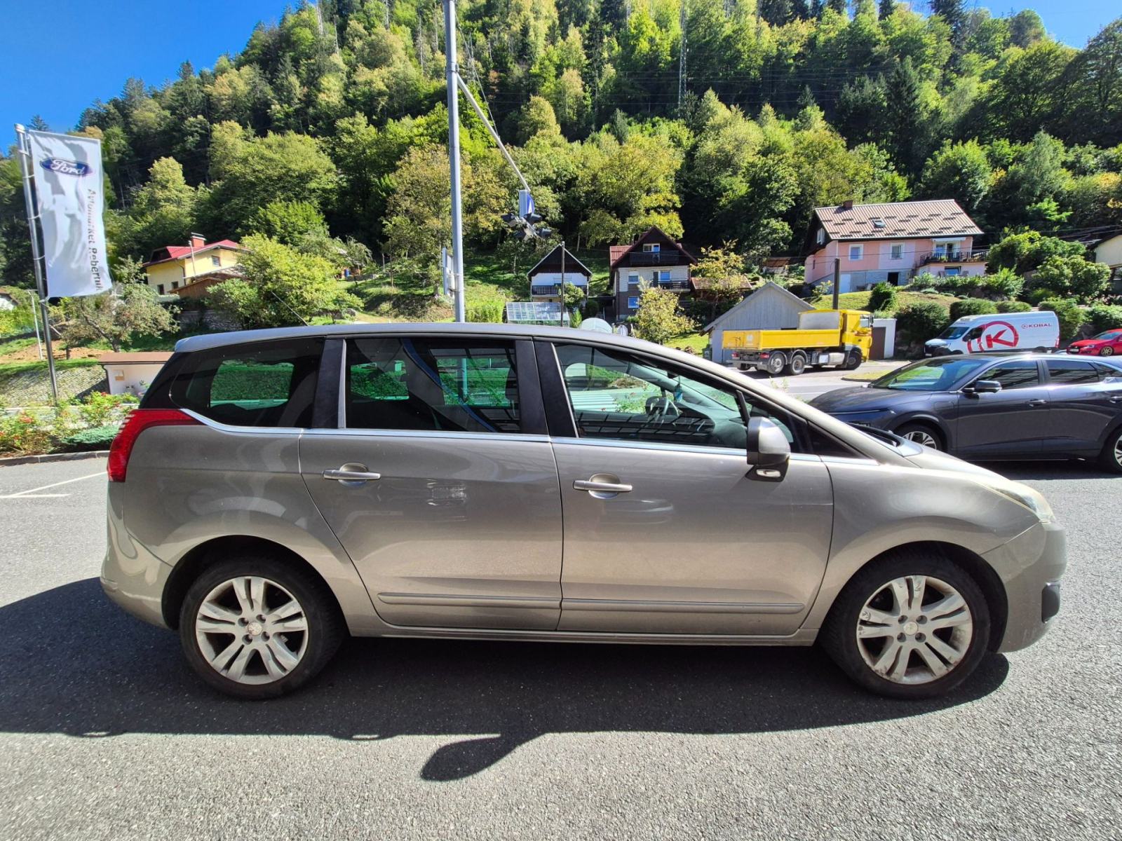 Peugeot 5008 STYLE 1.6 114PS M6-SLO-HUD-KAMERA-PDC-REDNISERVISI, fotografija 3