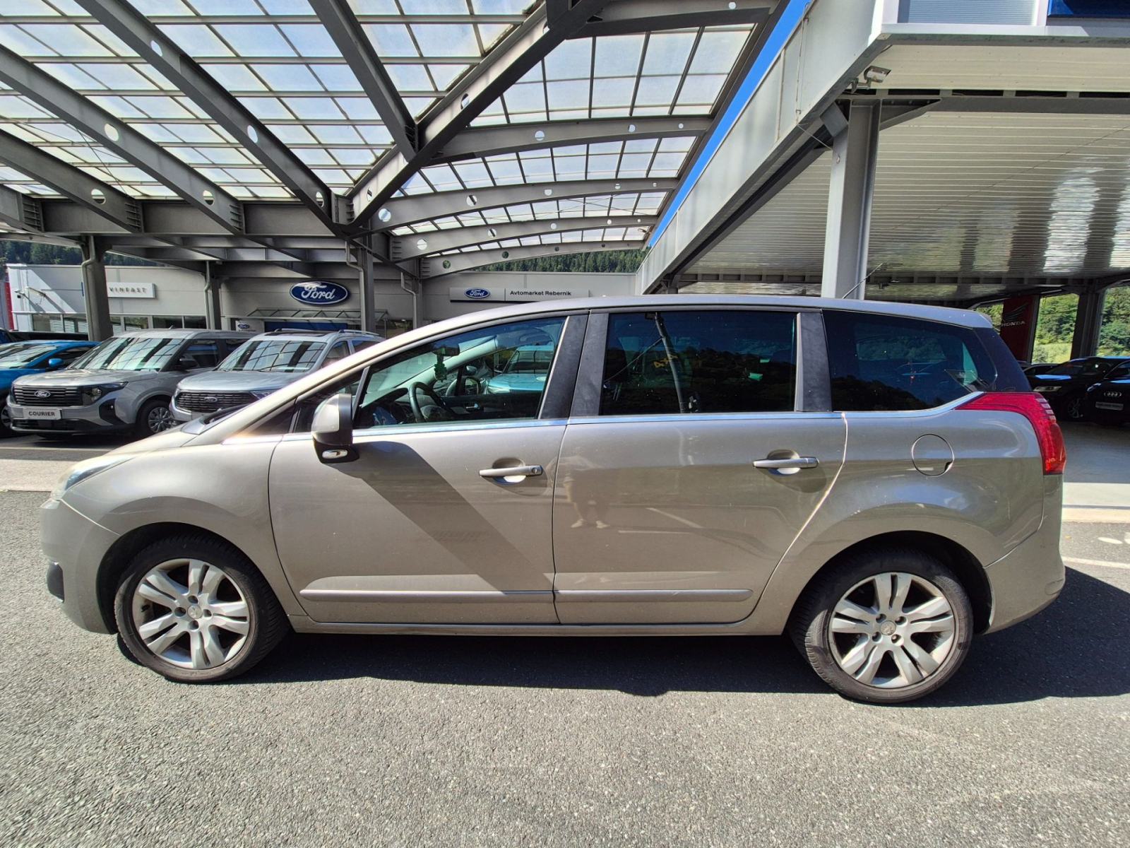Peugeot 5008 STYLE 1.6 114PS M6-SLO-HUD-KAMERA-PDC-REDNISERVISI, fotografija 6