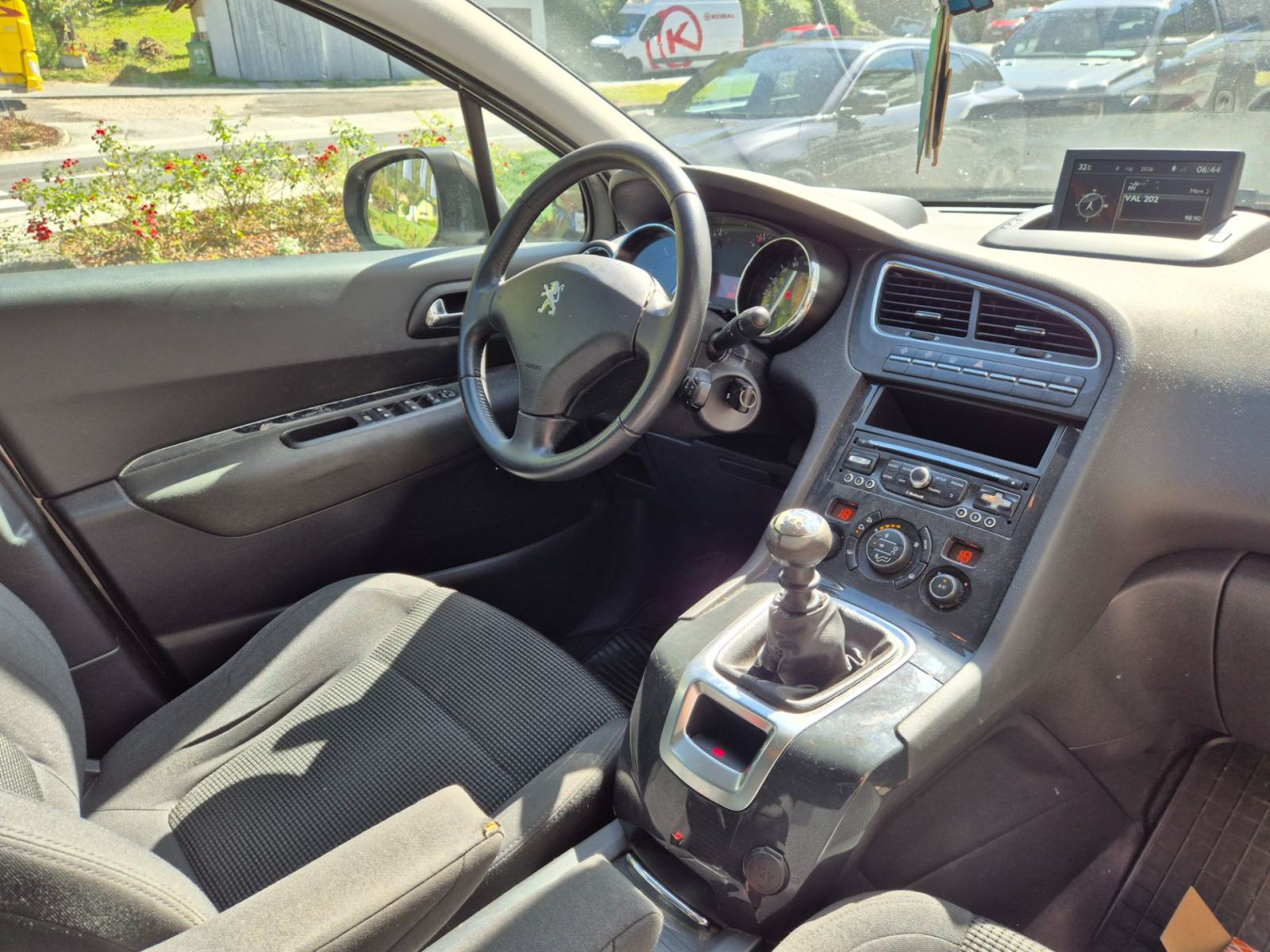 Peugeot 5008 STYLE 1.6 114PS M6-SLO-HUD-KAMERA-PDC-REDNISERVISI, fotografija 9