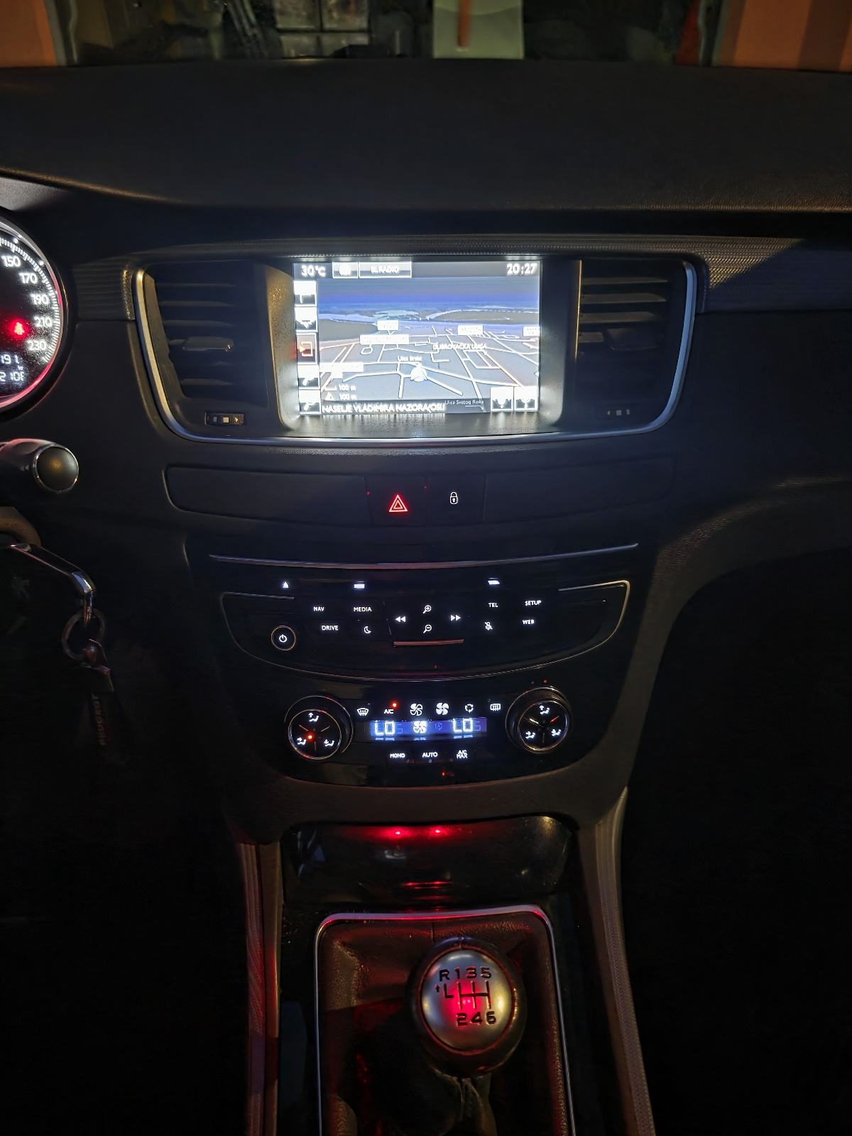 Peugeot 508 1,6 BlueHDi, fotografija 16