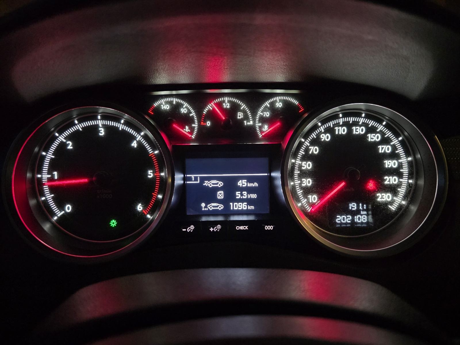 Peugeot 508 1,6 BlueHDi, fotografija 15
