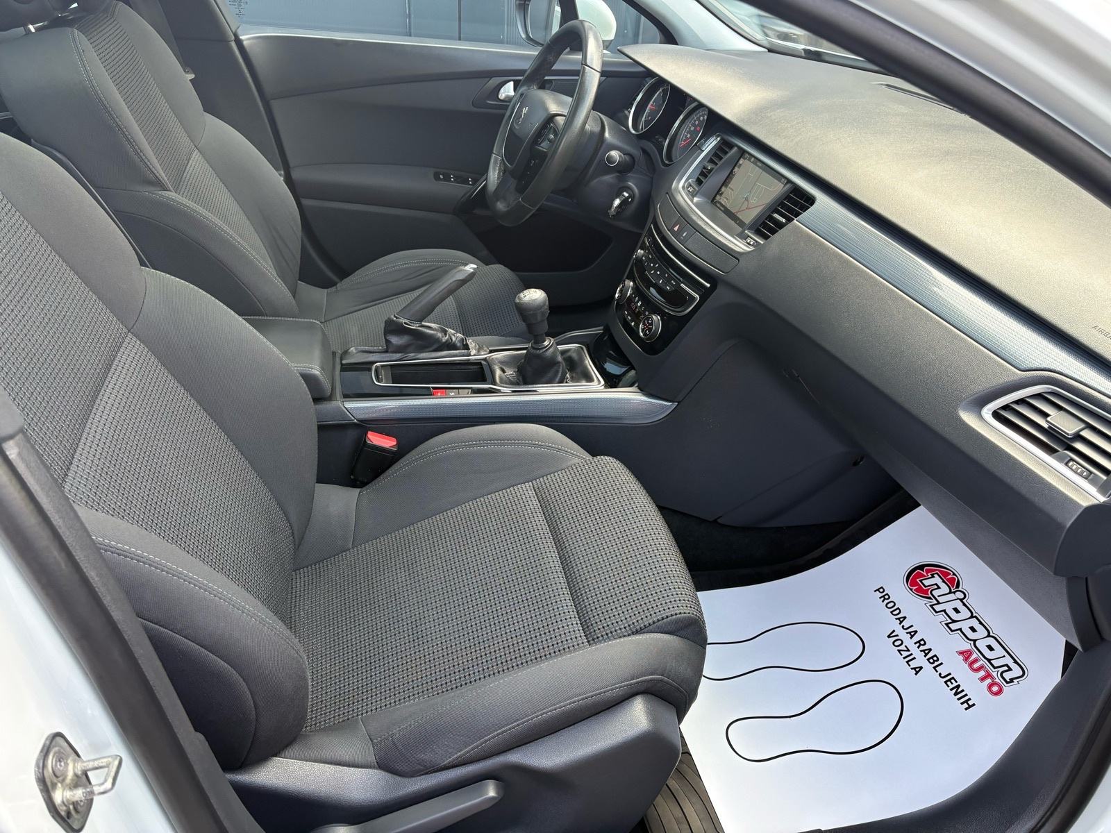 Peugeot 508 SW 1,6 HDI REG:01/2027 - NAVI - PANORAMA - AUTOKREDIT, fotografija 19