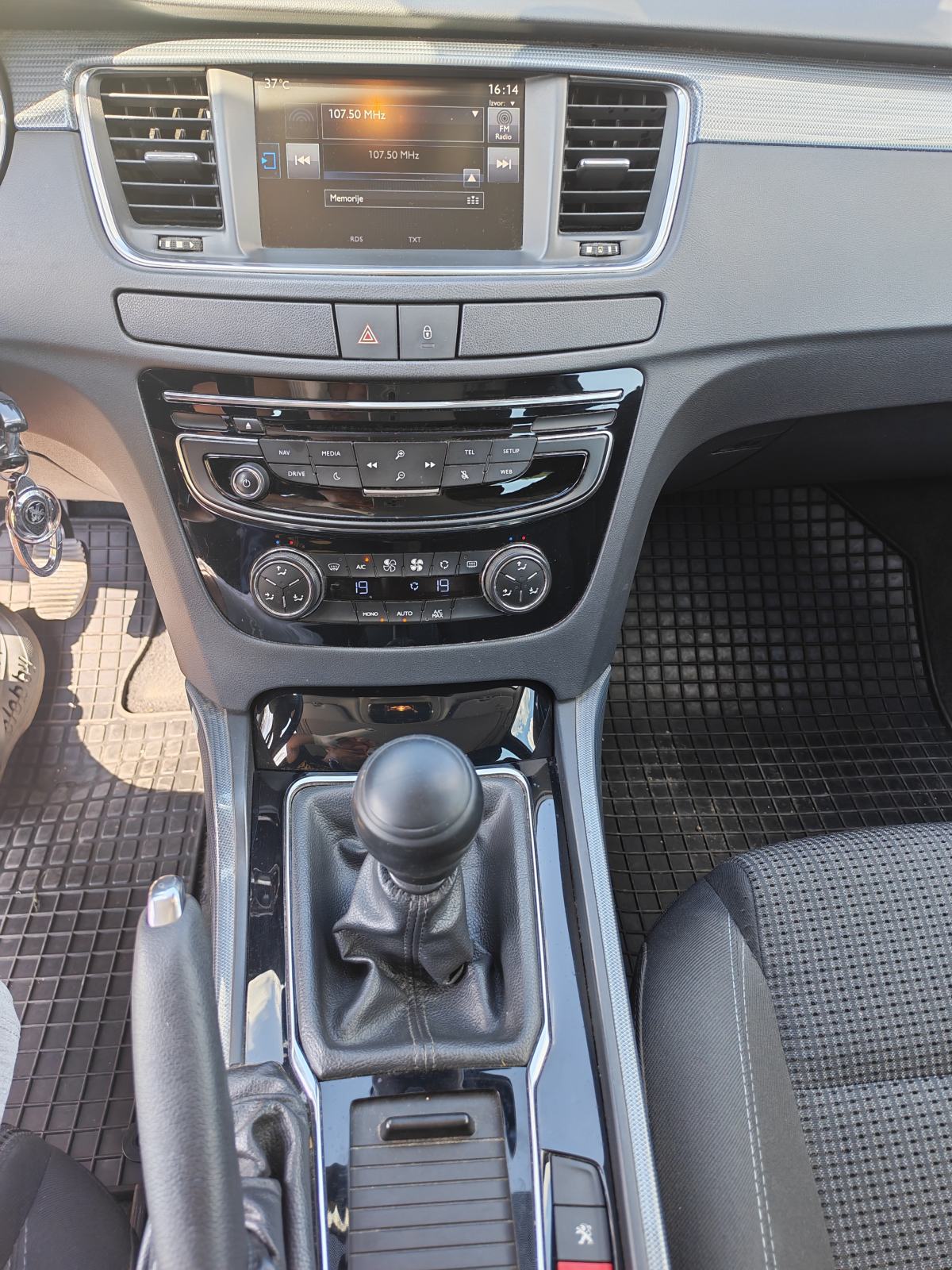Peugeot 508 SW 2.0 BlueHDI (2015) - 110kW, fotografija 12