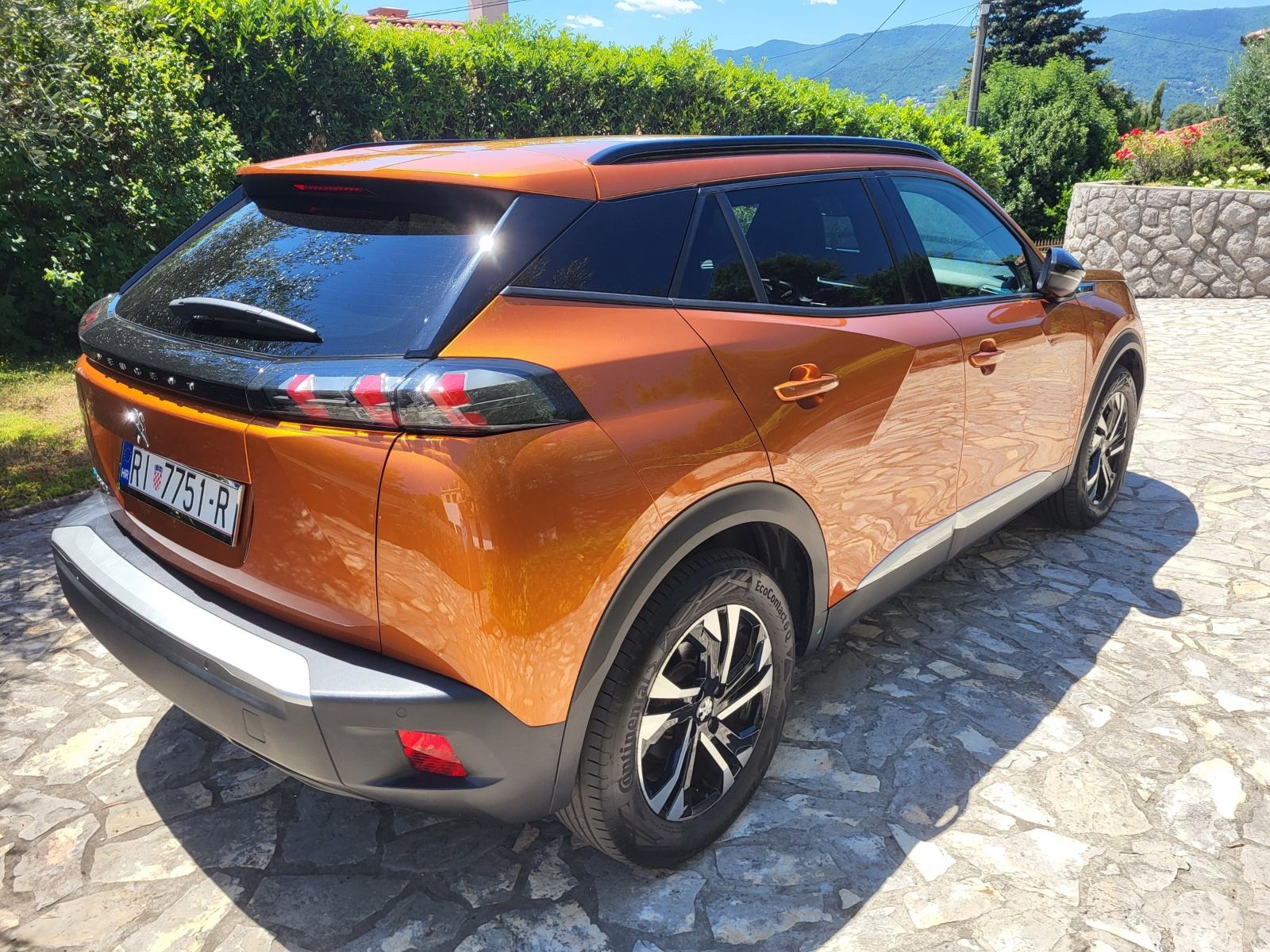 Peugeot e-2008 Allure Business 50 kWh 136 KS, pogled izvana - slika 4