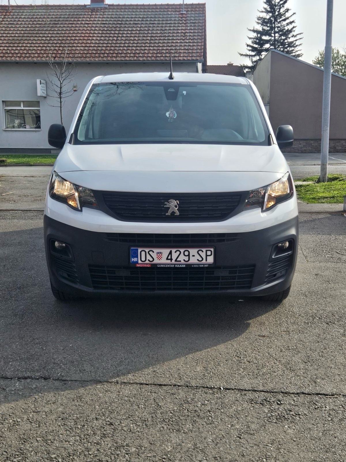 Peugeot Partner L2 1.5 BlueHDi, 3 sjedala! Reg. do 03/2027., održavan!, fotografija 3
