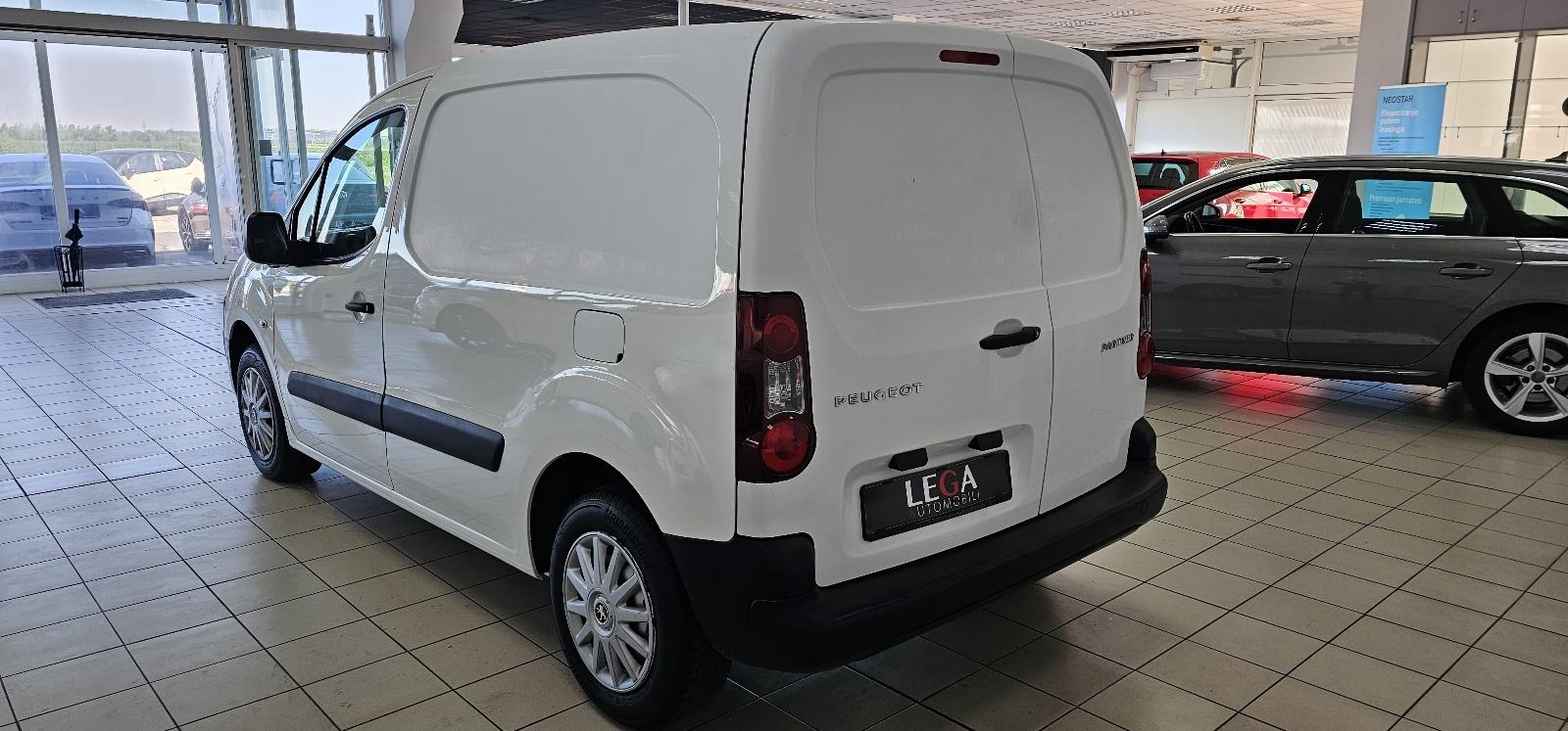 Peugeot Partner 1,6 BlueHDi HR.AUTO,VELIKI SERVIS, fotografija 3