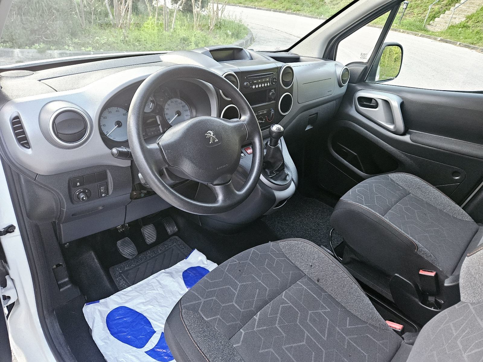 Peugeot Partner 1,6 BlueHDi,jako očuvan, fotografija 14