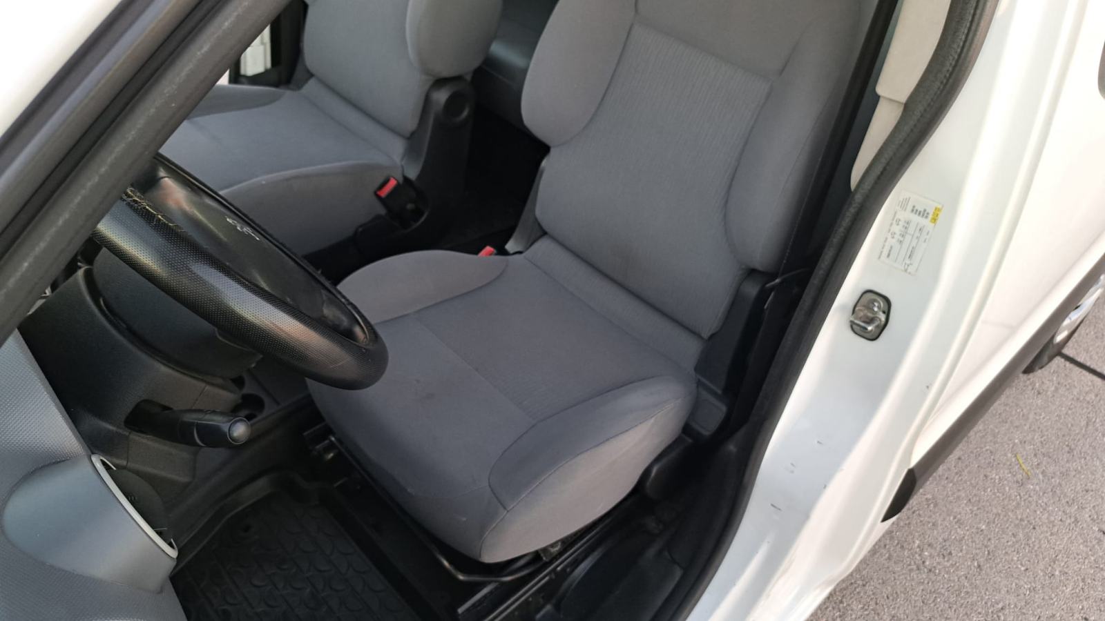 Peugeot Partner 1,6 HDi 2015god.reg 04/27. Produženi, 5 sjedala, fotografija 19