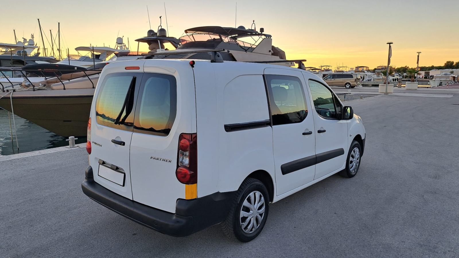 Peugeot Partner 1,6 HDi 2015god.reg 04/27. Produženi, 5 sjedala, fotografija 11