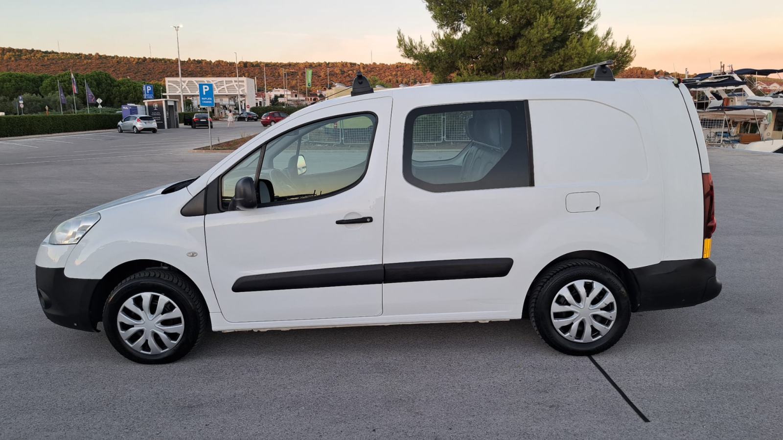 Peugeot Partner 1,6 HDi 2015god.reg 04/27. Produženi, 5 sjedala, fotografija 6