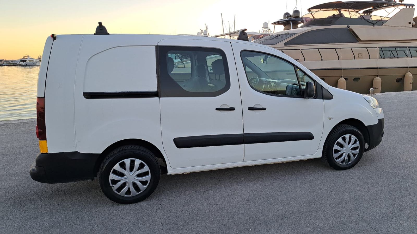 Peugeot Partner 1,6 HDi 2015god.reg 04/27. Produženi, 5 sjedala, fotografija 12