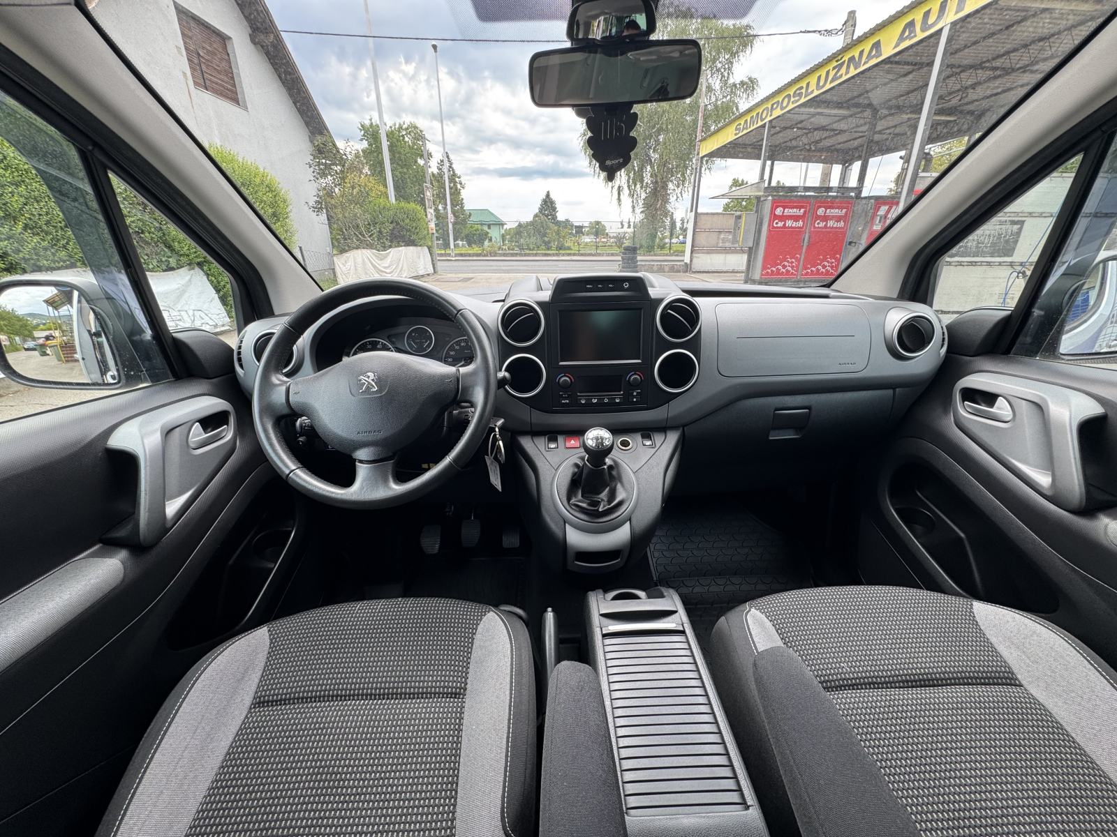 Peugeot Partner Tepee 1,6 BlueHDi ALLURE #149.000 #SERVISNA#GARANCIJA#, fotografija 9