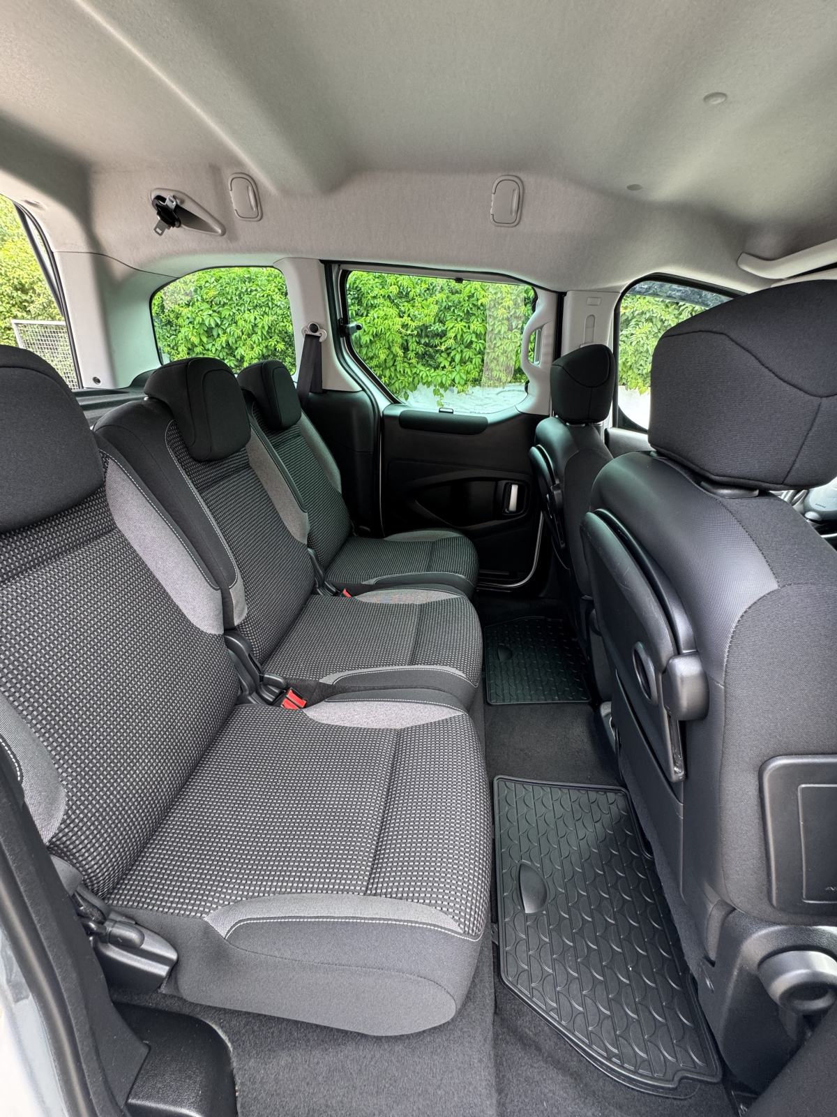 Peugeot Partner Tepee 1,6 BlueHDi ALLURE #149.000 #SERVISNA#GARANCIJA#, fotografija 19