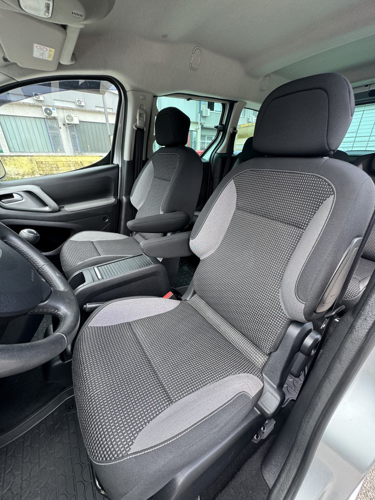 Peugeot Partner Tepee 1,6 BlueHDi ALLURE #149.000 #SERVISNA#GARANCIJA#, fotografija 17