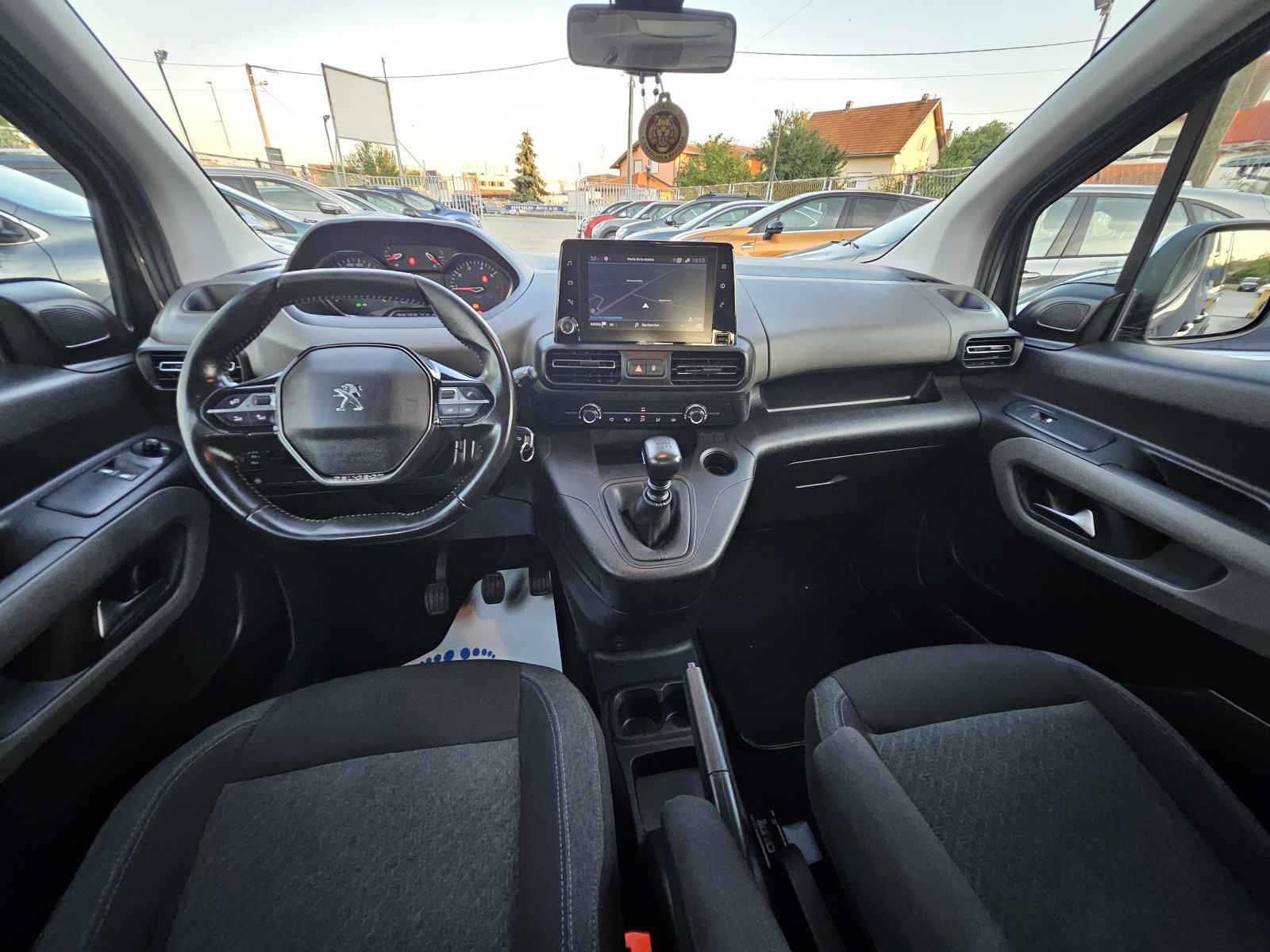 Peugeot Rifter 1,5 BlueHDI * 2021 *80 000 km * TOP STANJE, NAVI, LED, fotografija 17