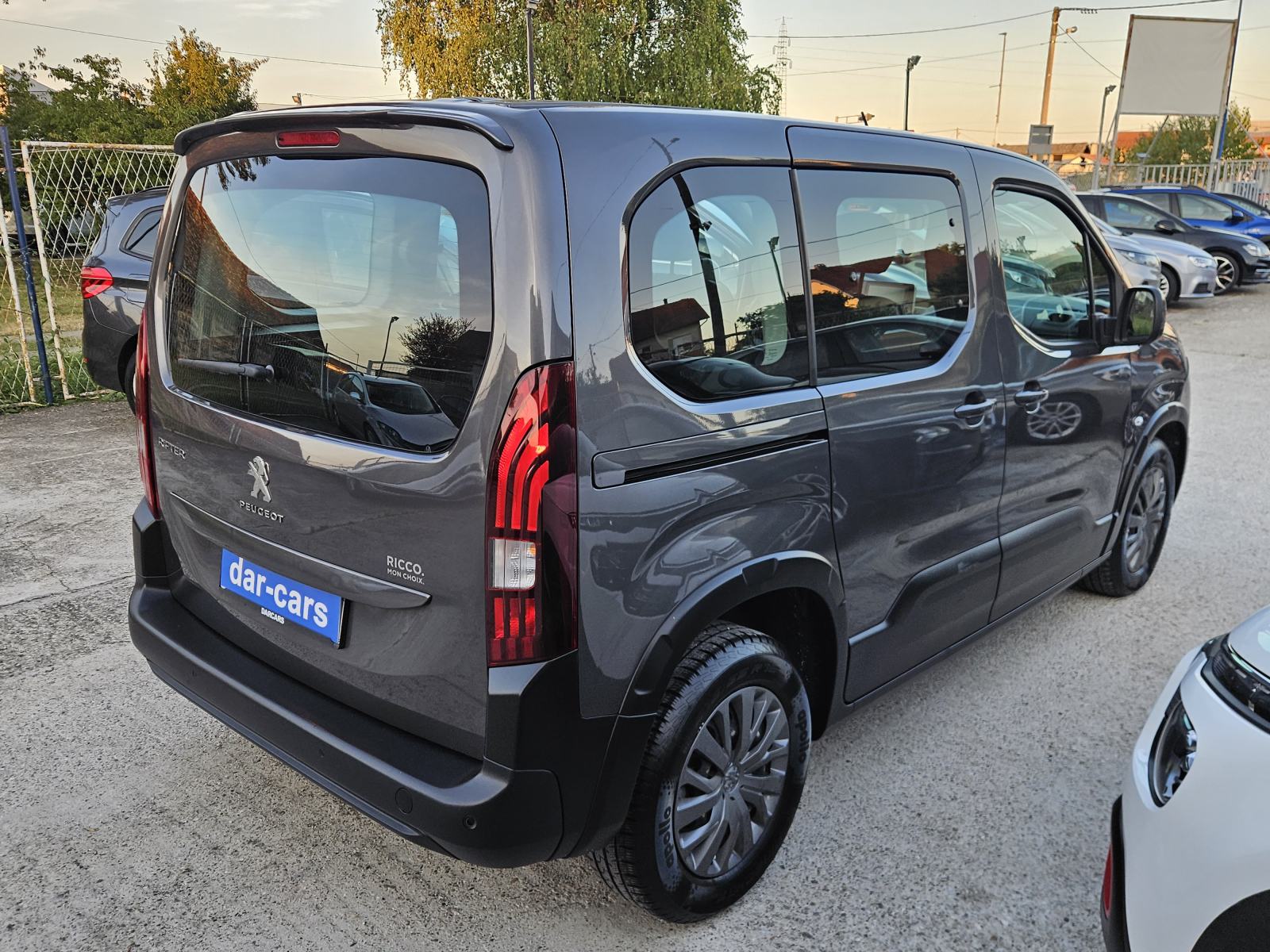 Peugeot Rifter 1,5 BlueHDI * 2021 *80 000 km * TOP STANJE, NAVI, LED, fotografija 3