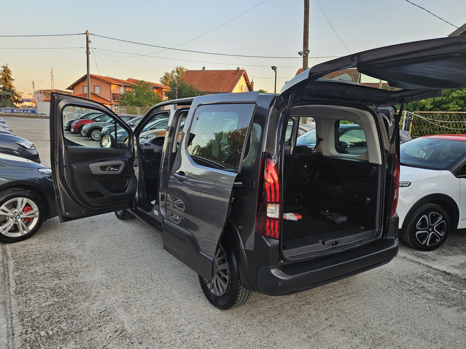 Peugeot Rifter 1,5 BlueHDI * 2021 *80 000 km * TOP STANJE, NAVI, LED, fotografija 9