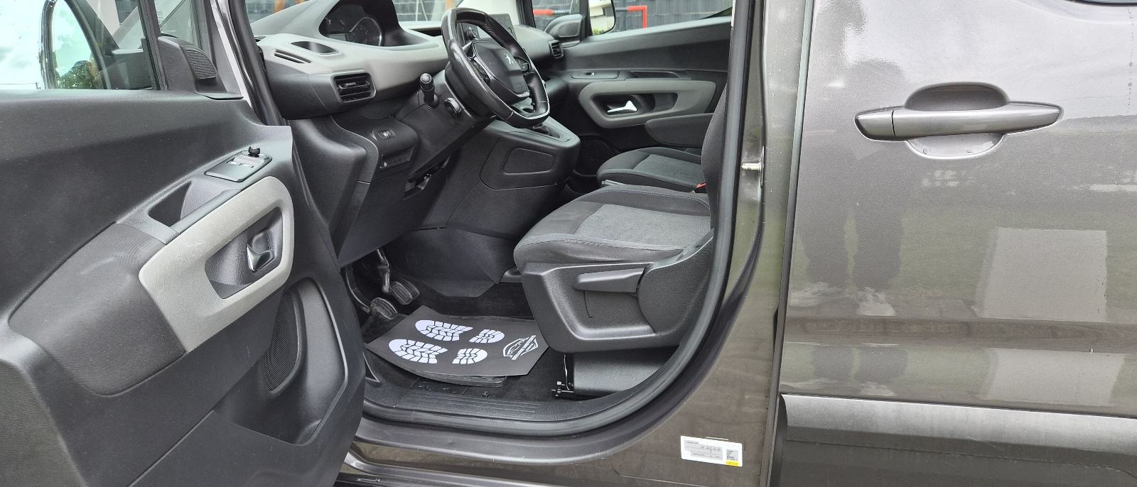 Peugeot Rifter 1,5 BlueHDI STYLE L2 7 SJEDALA KAO NOVO HR VOZILO, fotografija 17