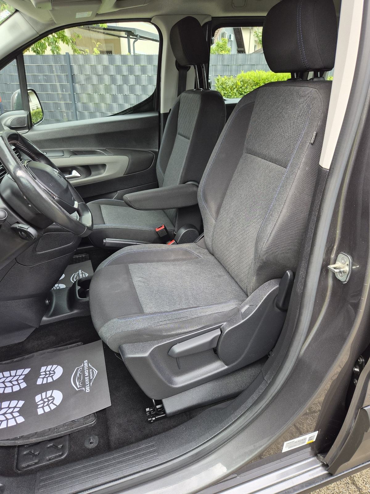 Peugeot Rifter 1,5 BlueHDI STYLE L2 7 SJEDALA KAO NOVO HR VOZILO, fotografija 10
