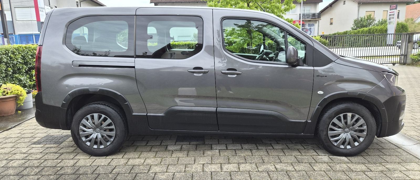 Peugeot Rifter 1,5 BlueHDI STYLE L2 7 SJEDALA KAO NOVO HR VOZILO, pogled izvana - slika 3