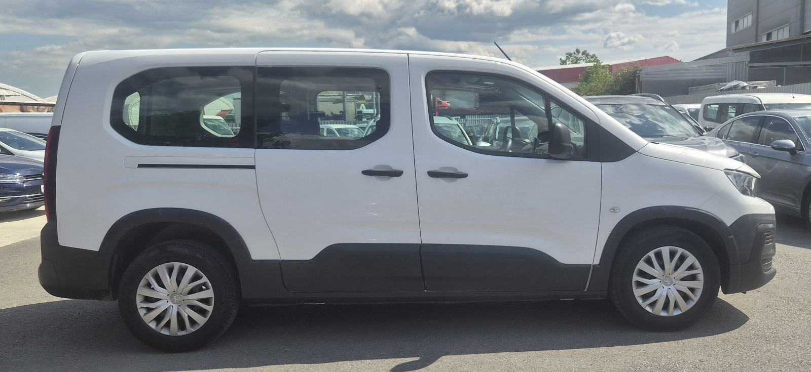 Peugeot Rifter 1,5 N1 5 SJEDALA REG. 09/26 HR VOZILO U PDV-u SERVISNA, fotografija 11