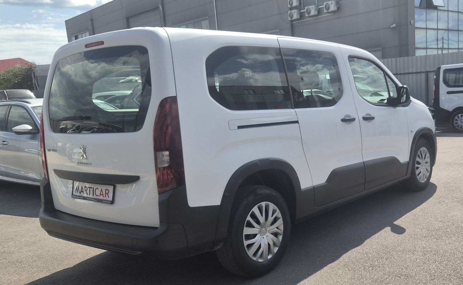 Peugeot Rifter 1,5 N1 5 SJEDALA REG. 09/26 HR VOZILO U PDV-u SERVISNA, fotografija 13
