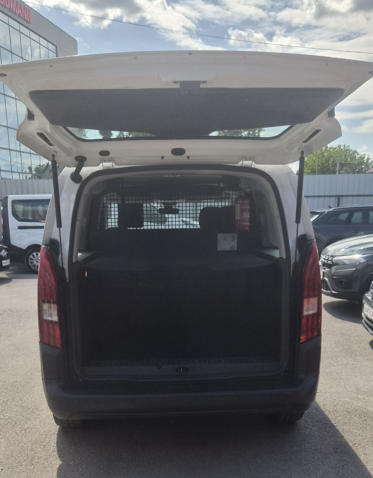 Peugeot Rifter 1,5 N1 5 SJEDALA REG. 09/26 HR VOZILO U PDV-u SERVISNA, fotografija 16